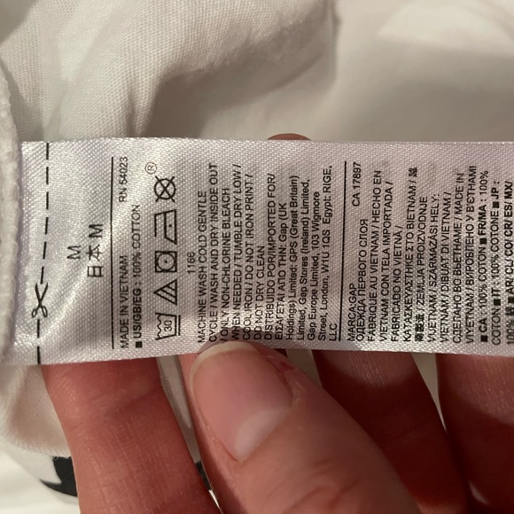 GAP Retro TShirt - Picture 6 of 6